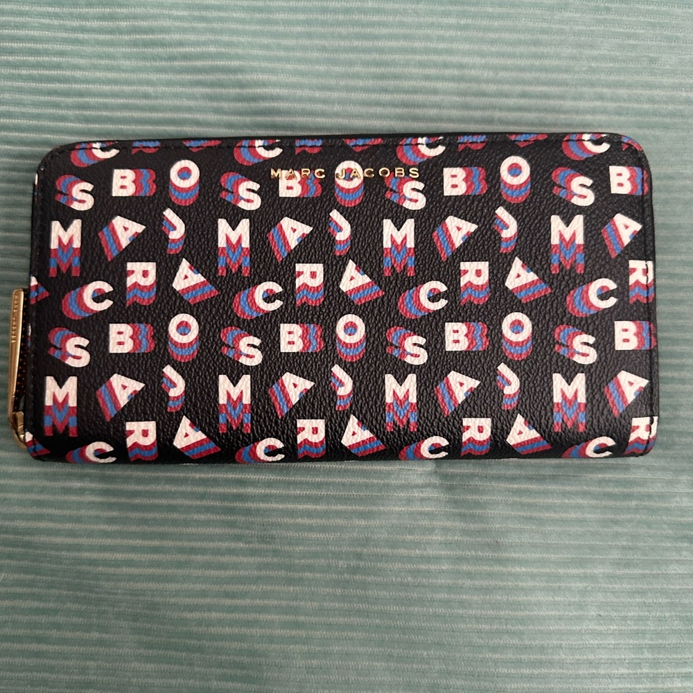 Marc Jacobs Multic-Logo Zip Around Women's Wallet